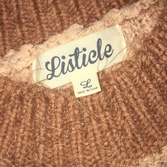 Gorgeous Listicle sweater in size Large - Picture 4 of 10